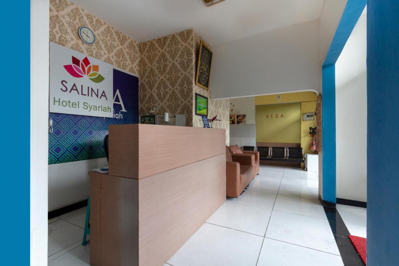 Spot On 2425 Salina Hotel Syariah Сідоарджо Екстер'єр фото